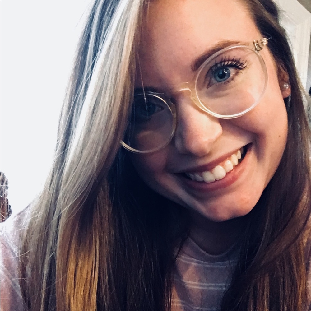 Meet your Posher, Abby